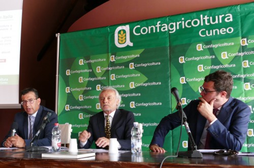 Da sinistra: Roberto Abellonio (direttore Confagricoltura Cuneo), Oreste Massimino (presidente uscente di Confagricoltura Cuneo) e Federico Novella (giornalista della trasmissione tv Mattino 5).