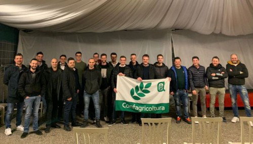 Il gruppo di giovani agricoltori ANGA Confagricoltura Cuneo durante l’assemblea a Saviglian